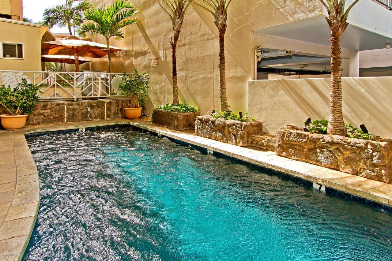 Equus Hotel Honolulu Bagian luar foto