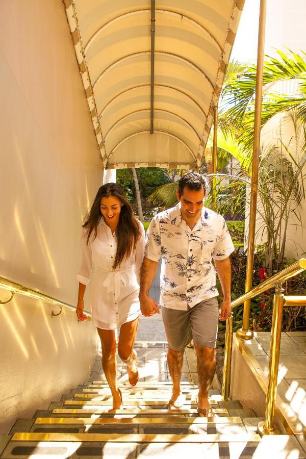 Equus Hotel Honolulu Bagian luar foto