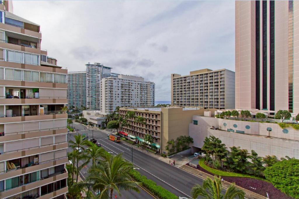 Equus Hotel Honolulu Bagian luar foto