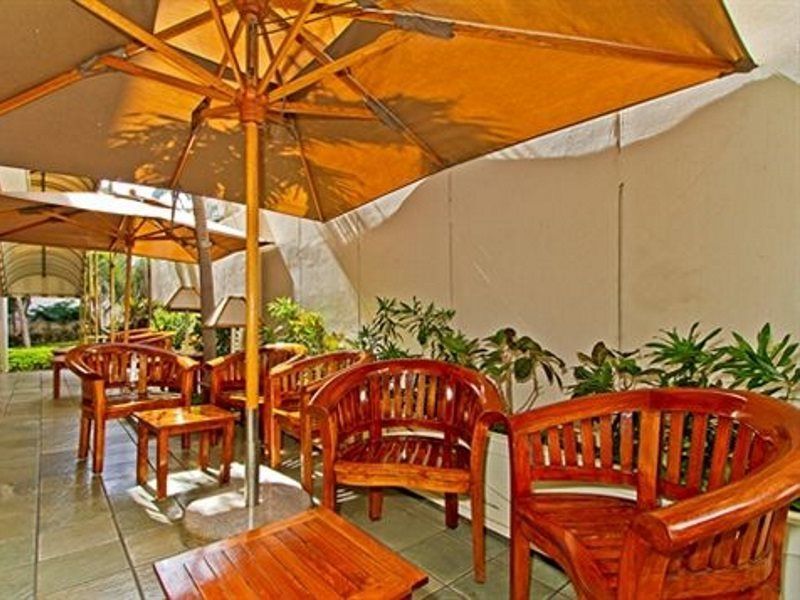 Equus Hotel Honolulu Bagian luar foto