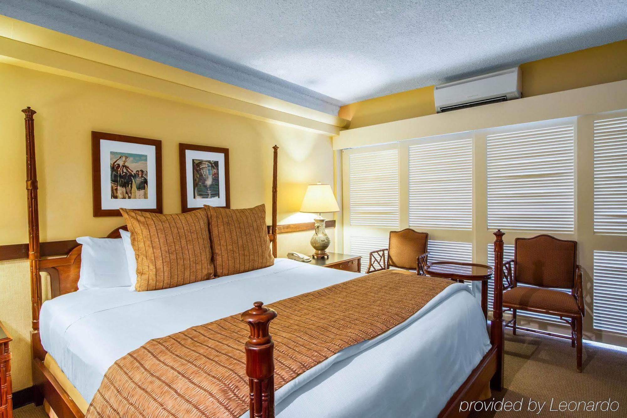 Equus Hotel Honolulu Bagian luar foto