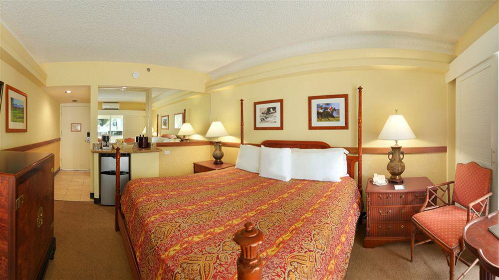 Equus Hotel Honolulu Bagian luar foto
