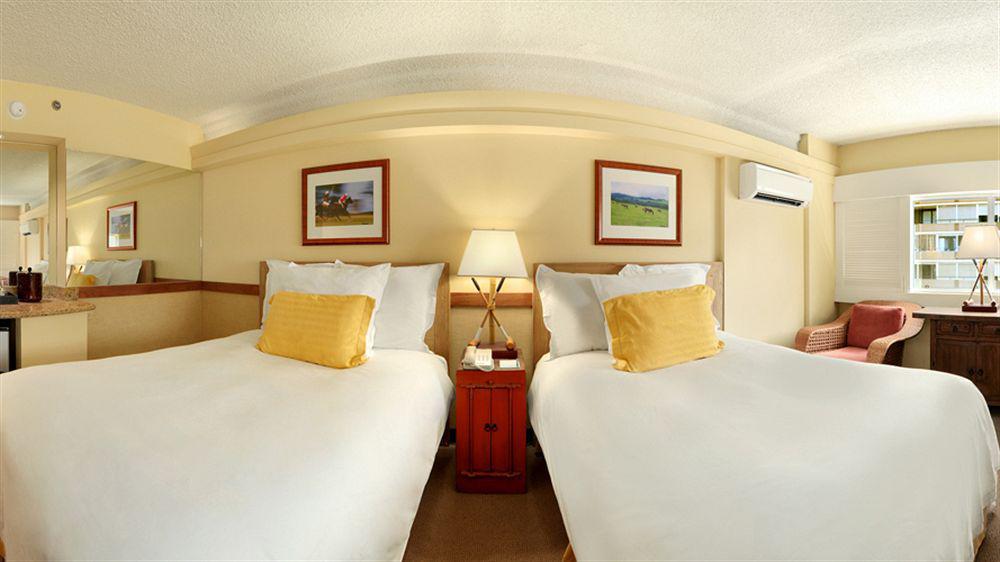 Equus Hotel Honolulu Bagian luar foto