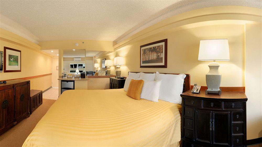 Equus Hotel Honolulu Bagian luar foto